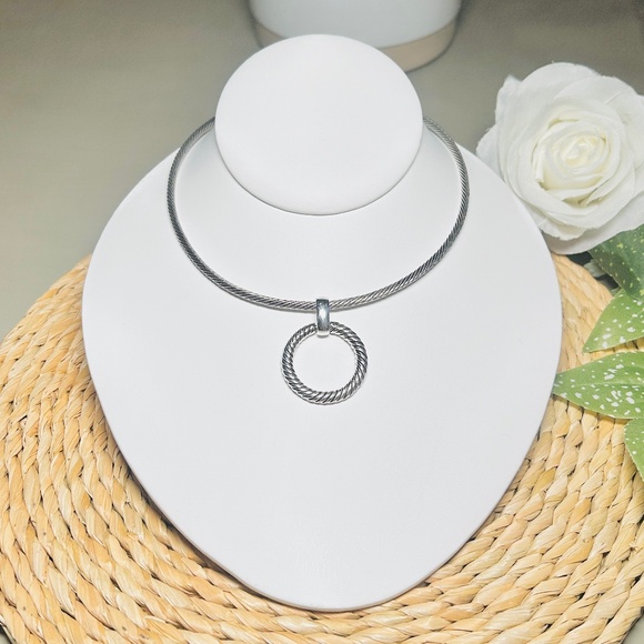 Vintage Talbots Silver Tone Twisted Pattern Wire Choker Necklace Circle Pendant - Picture 6 of 11